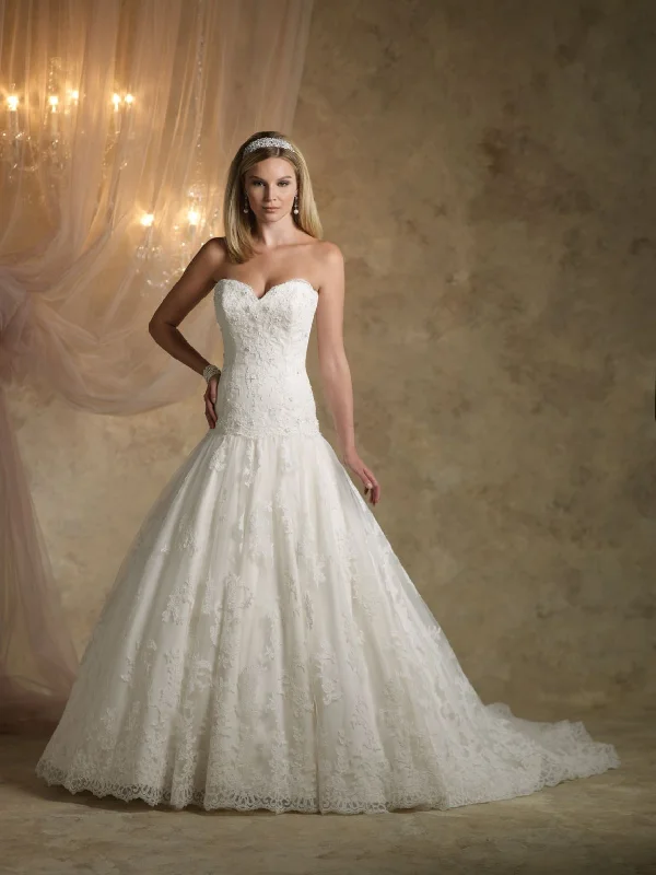 Today's Special Mon Cheri Sweetheart neck Drop waist