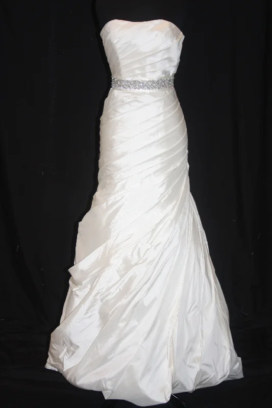 Quick Sale Modern Trousseau Waverly