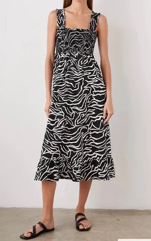 Special Savings The Rumi Contour Lines Dress In Black/white