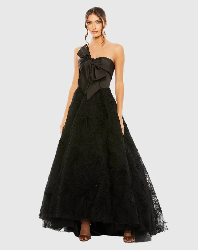 Limited Edition Strapless Front Bow Knot Tulle Gown