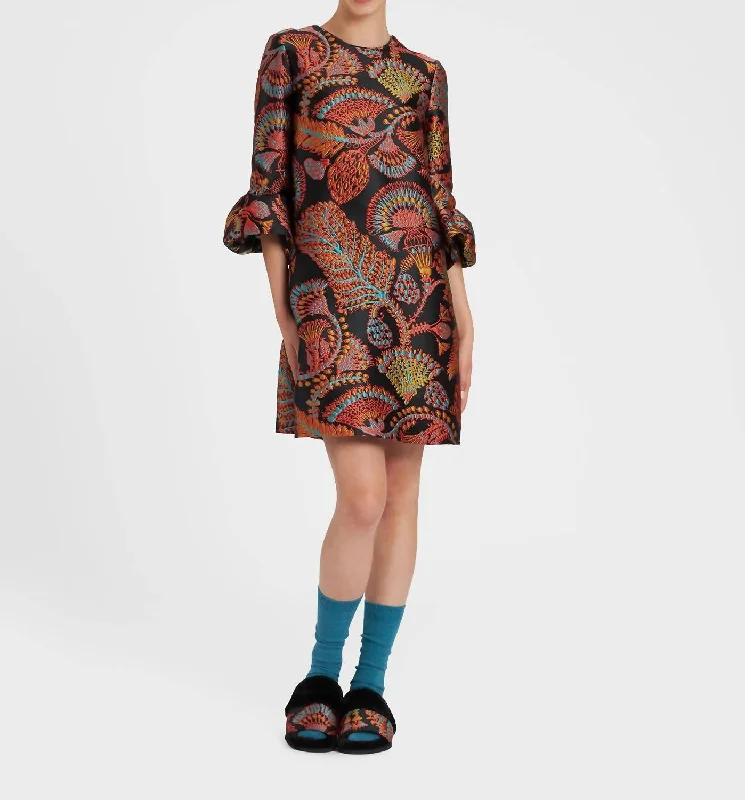 Weekend Deal 24/7 Dress In Jacquard Sicomore