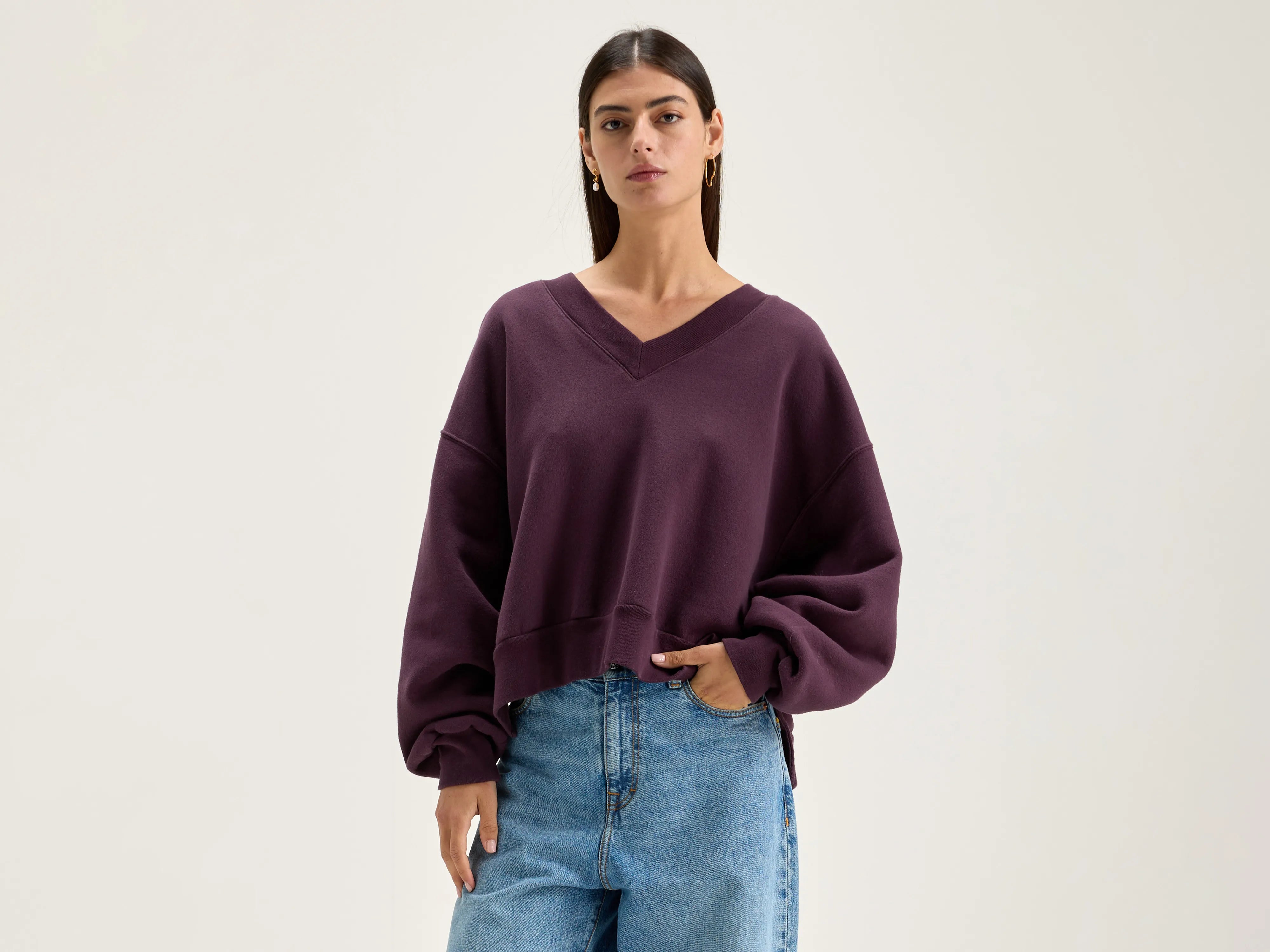 Seasonal Clearance Varola v-neck sweatshirt (242 / W / WINE)