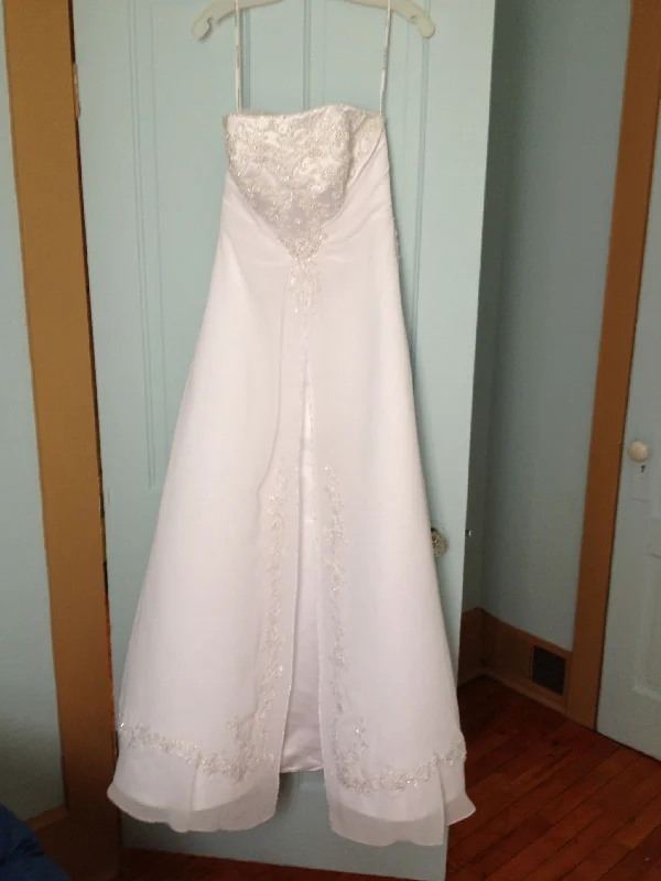 Discount Extravaganza David's Bridal Style 7NTV9010