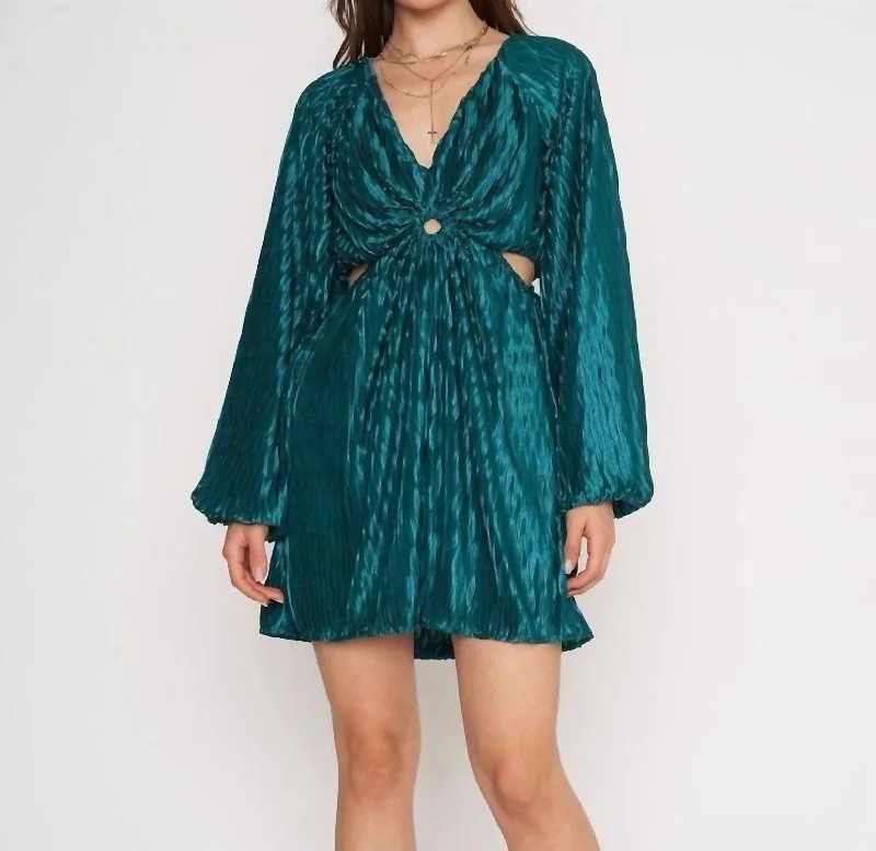 Can't Be Beat Aisha Dress In Hunter Green