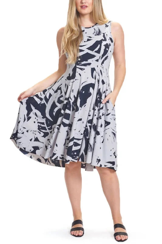 Markdowns Society Dress In Grey Multi