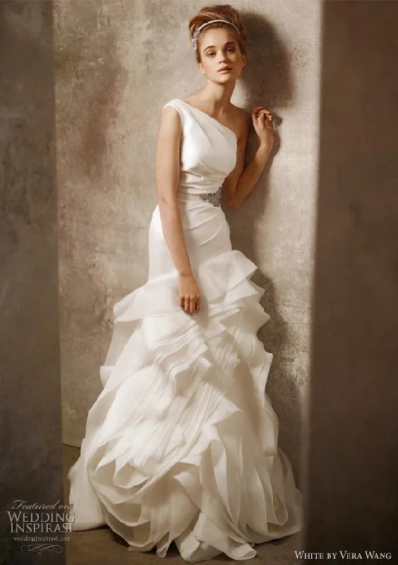 Act Now Vera Wang One Shoulder Structured Fit and Flare Gown